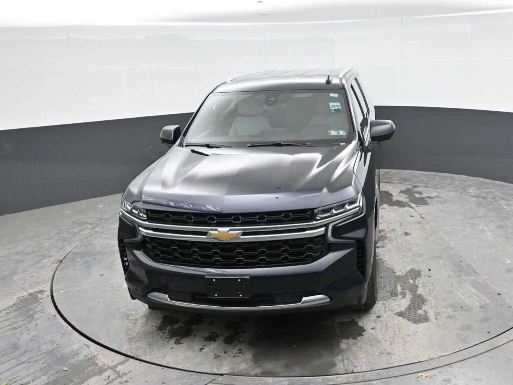 2022 Chevrolet Suburban 4WD LS