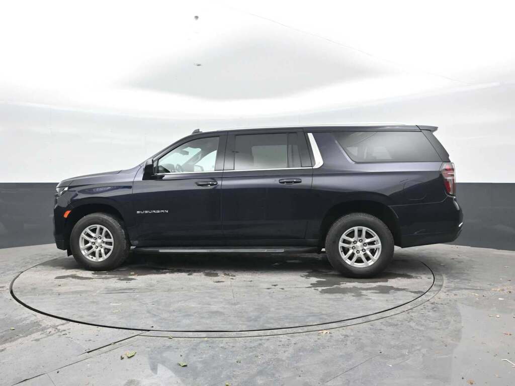 2022 Chevrolet Suburban 4WD LS