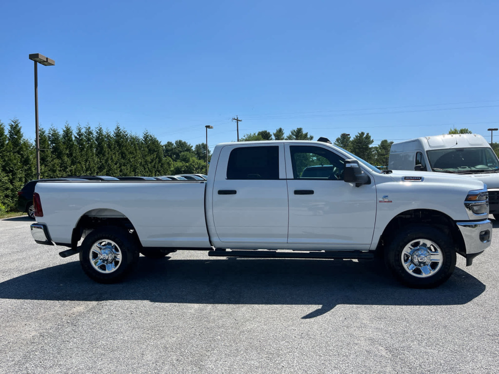 2026 Ram 2500 Tradesman Crew Cab 4x4 8' Box