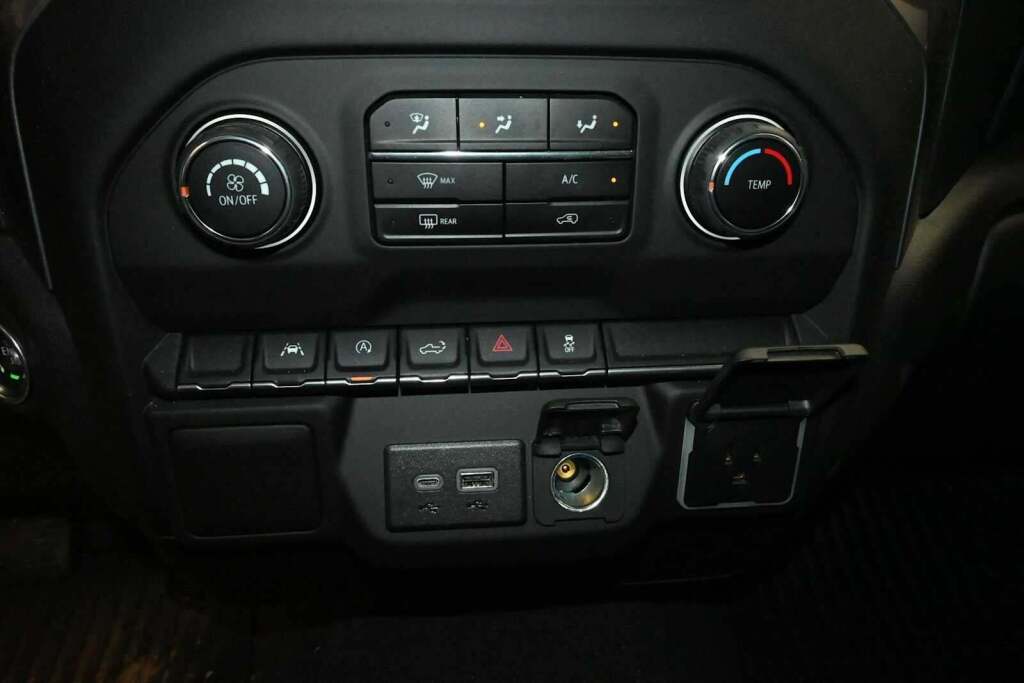2024 Chevrolet Silverado 1500 Custom