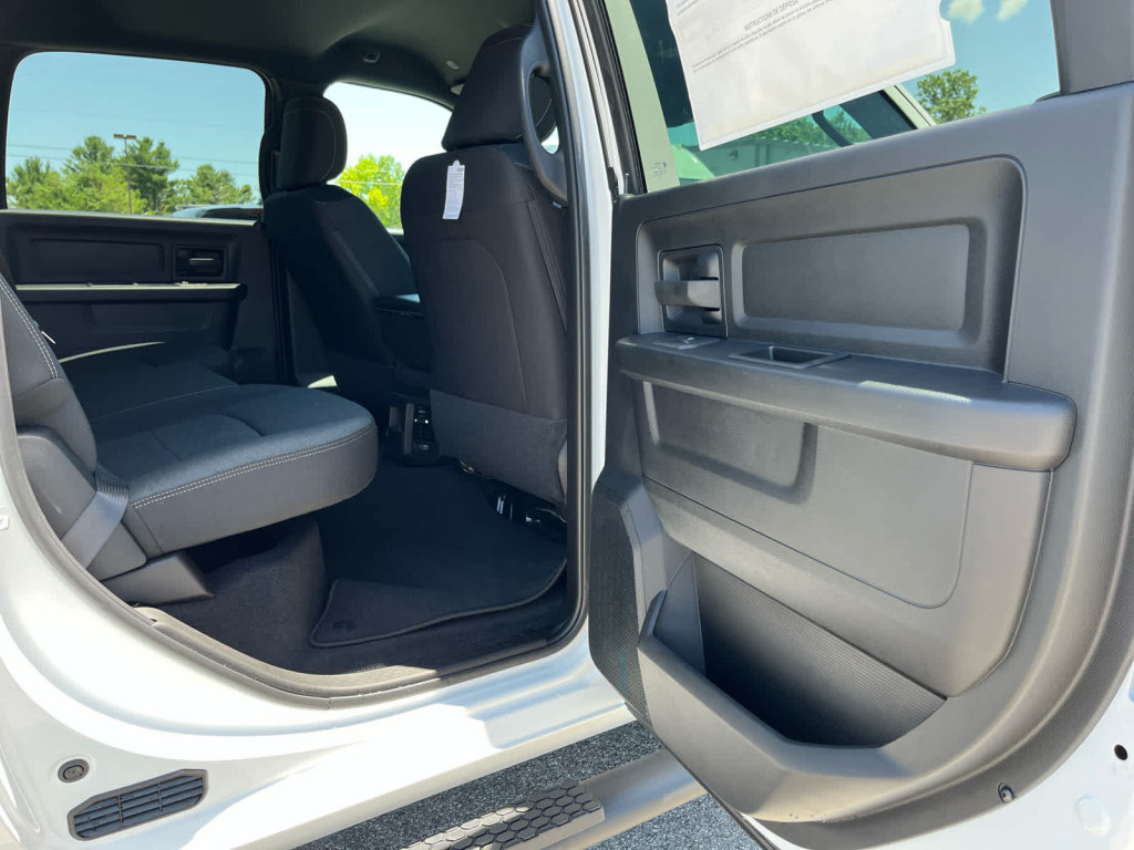2026 Ram 3500 Tradesman Crew Cab 4x4 6'4" Box