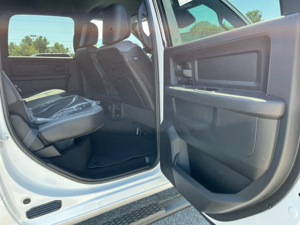 2026 Ram 2500 Tradesman Crew Cab 4x4 8' Box