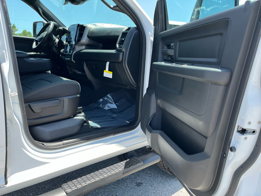 2026 Ram 3500 Tradesman Crew Cab 4x4 6'4" Box