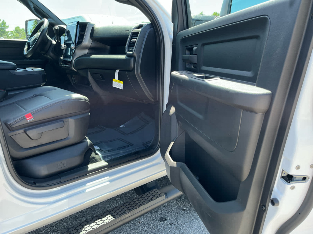 2026 Ram 2500 Tradesman Crew Cab 4x4 8' Box