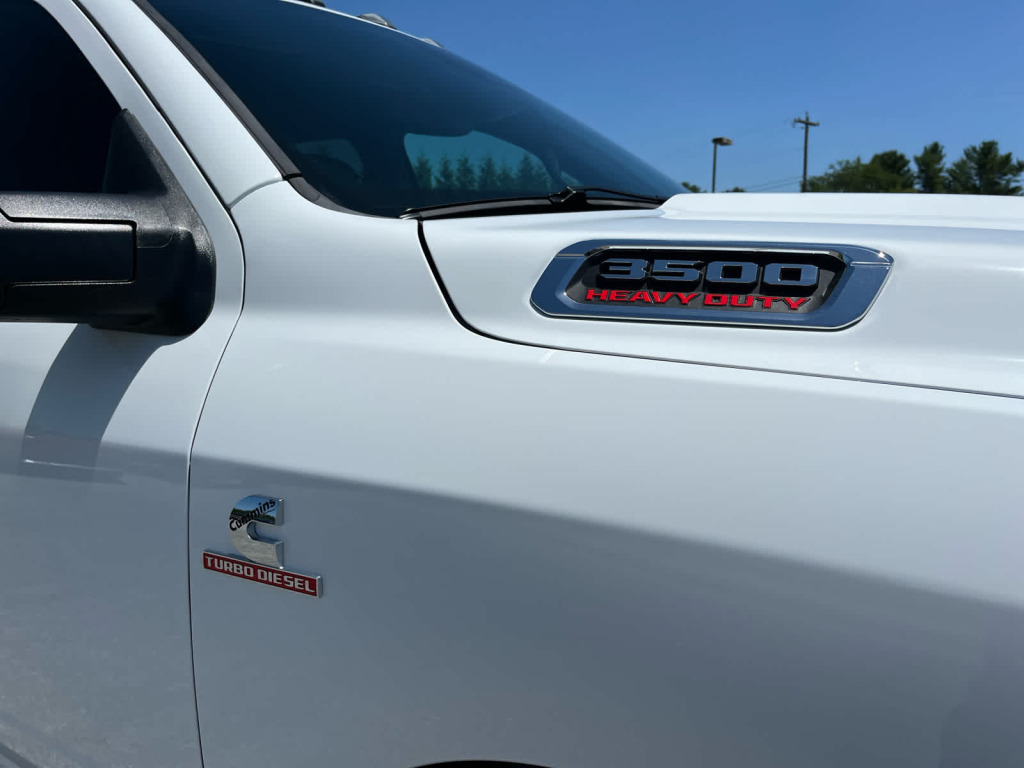 2026 Ram 3500 Tradesman Crew Cab 4x4 6'4" Box