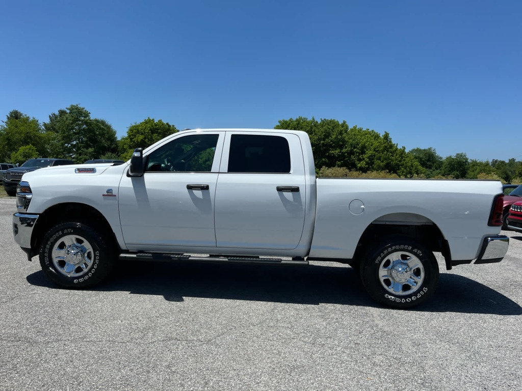 2026 Ram 3500 Tradesman Crew Cab 4x4 6'4" Box