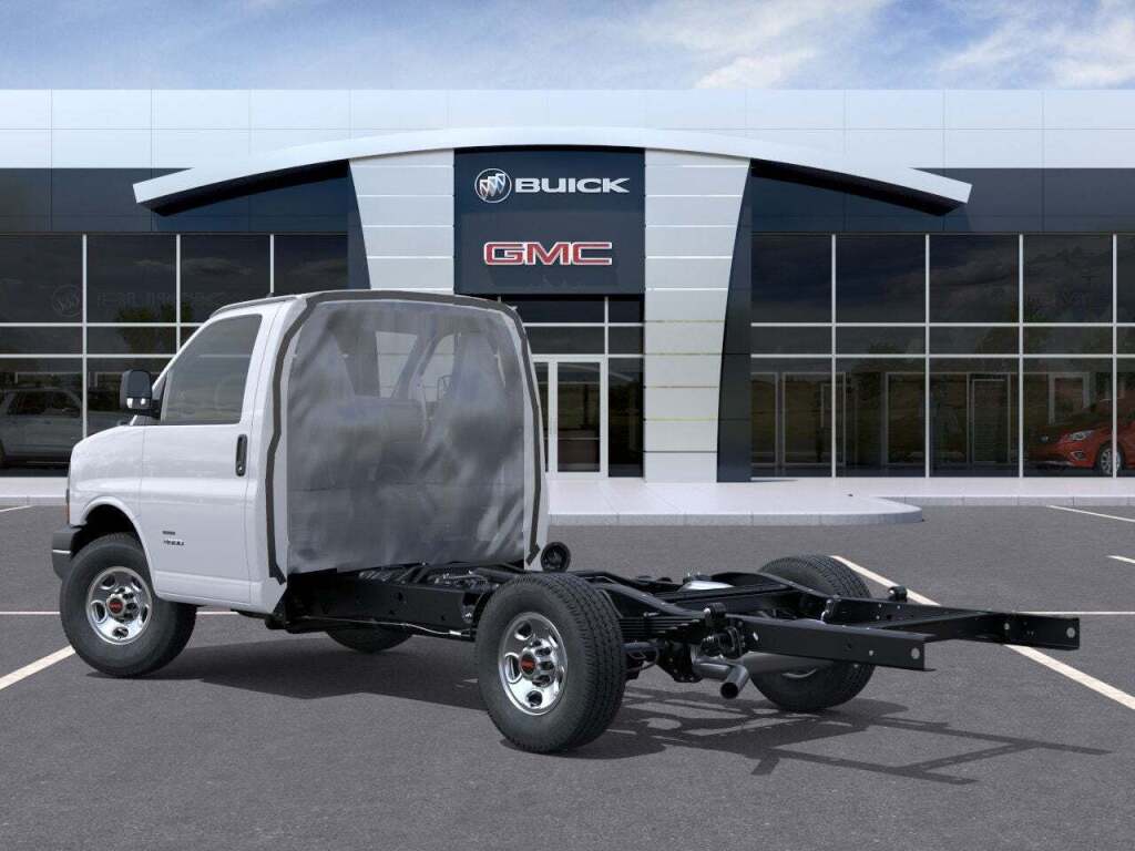 2025 GMC Savana Cutaway Work Van