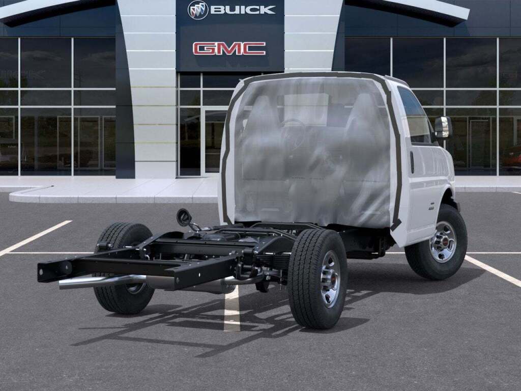 2025 GMC Savana Cutaway Work Van