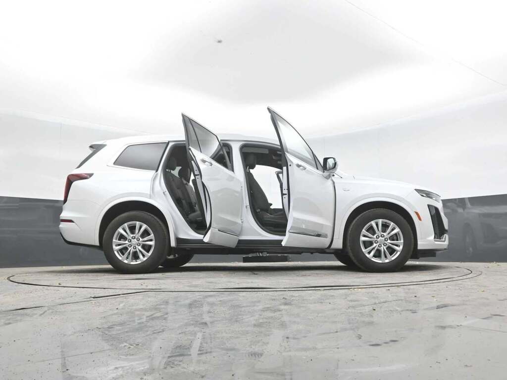 2024 Cadillac XT6 AWD Luxury