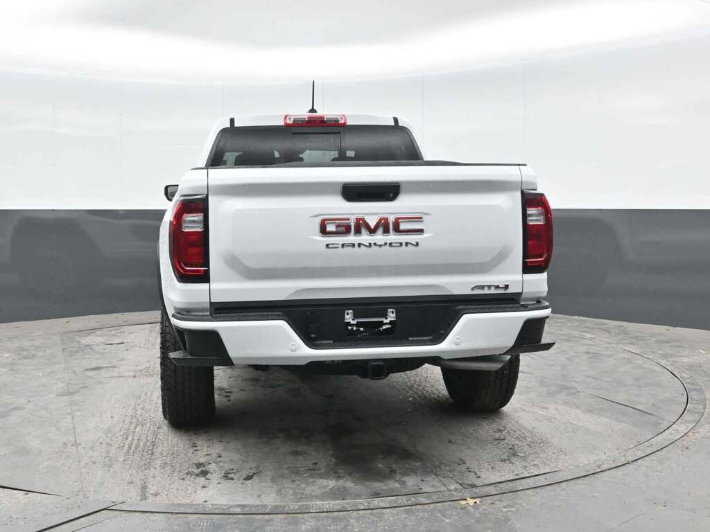 2026 GMC Canyon AT4, 4WD