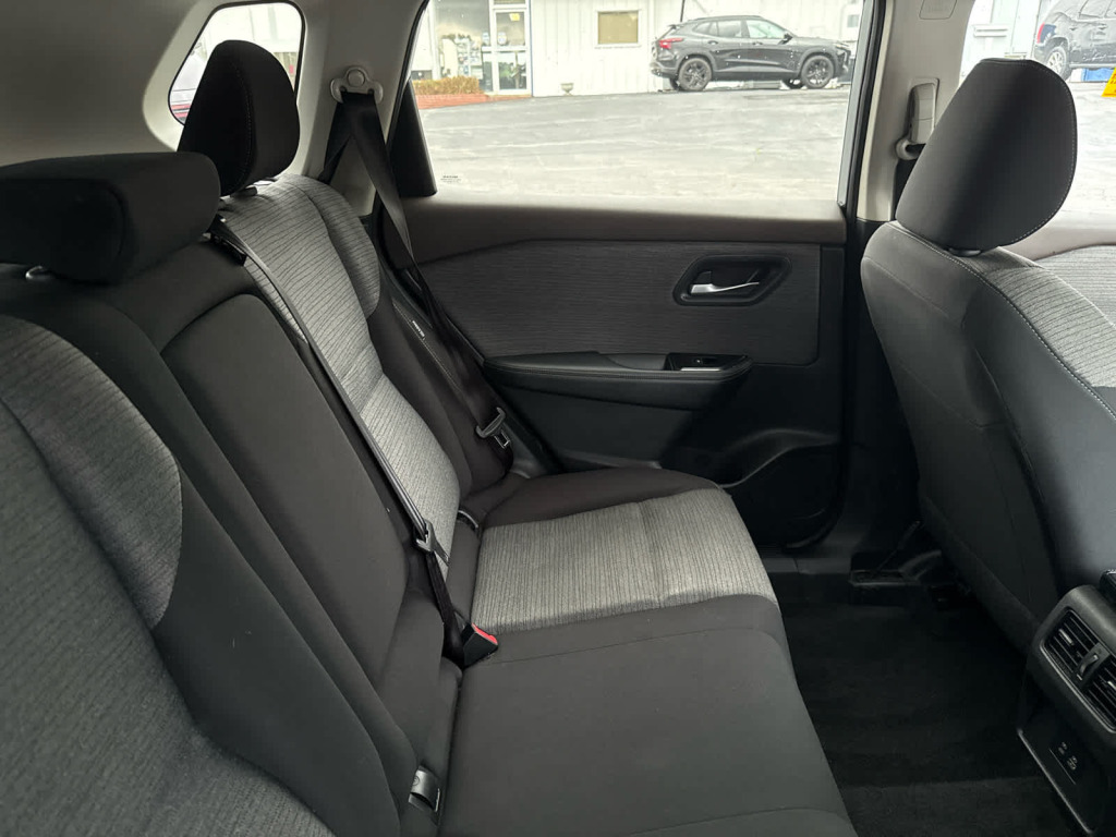 2023 Nissan Rogue SV FWD