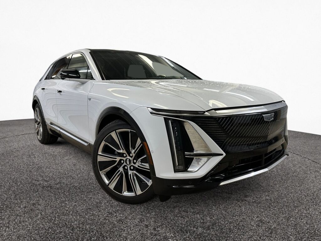 Vibrant White Tricoat 2026 Cadillac LYRIQ SUV / Crossover Rear-Wheel Drive Automatic