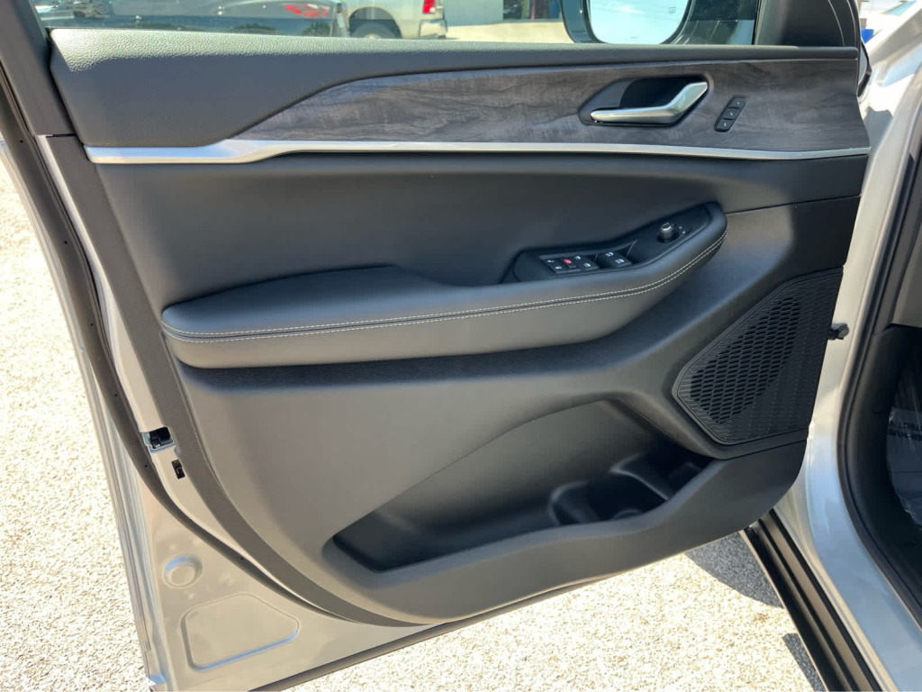 2026 Jeep Grand Cherokee L Limited 4x4