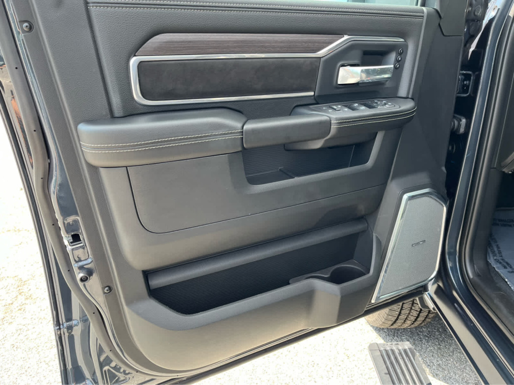2026 Ram 2500 Laramie Mega Cab 4x4 6'4" Box