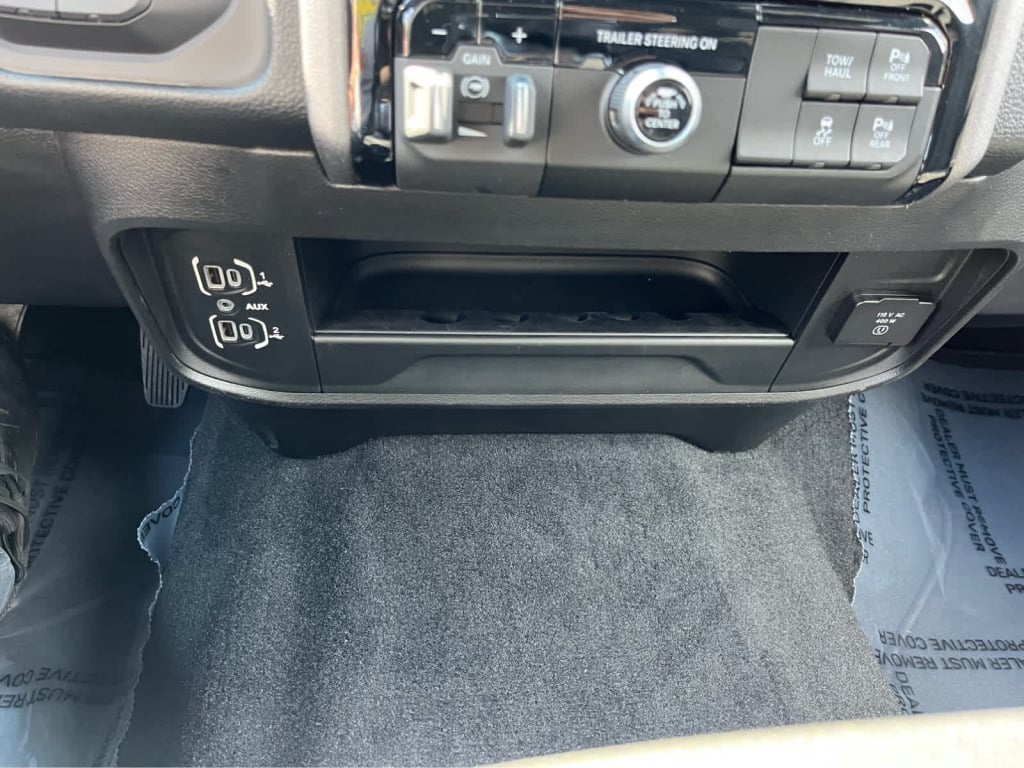 2026 Ram 2500 Tradesman Crew Cab 4x4 8' Box