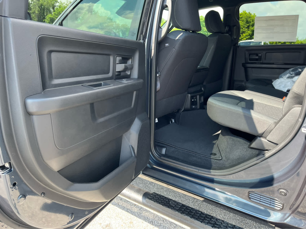 2026 Ram 2500 Tradesman Crew Cab 4x4 8' Box