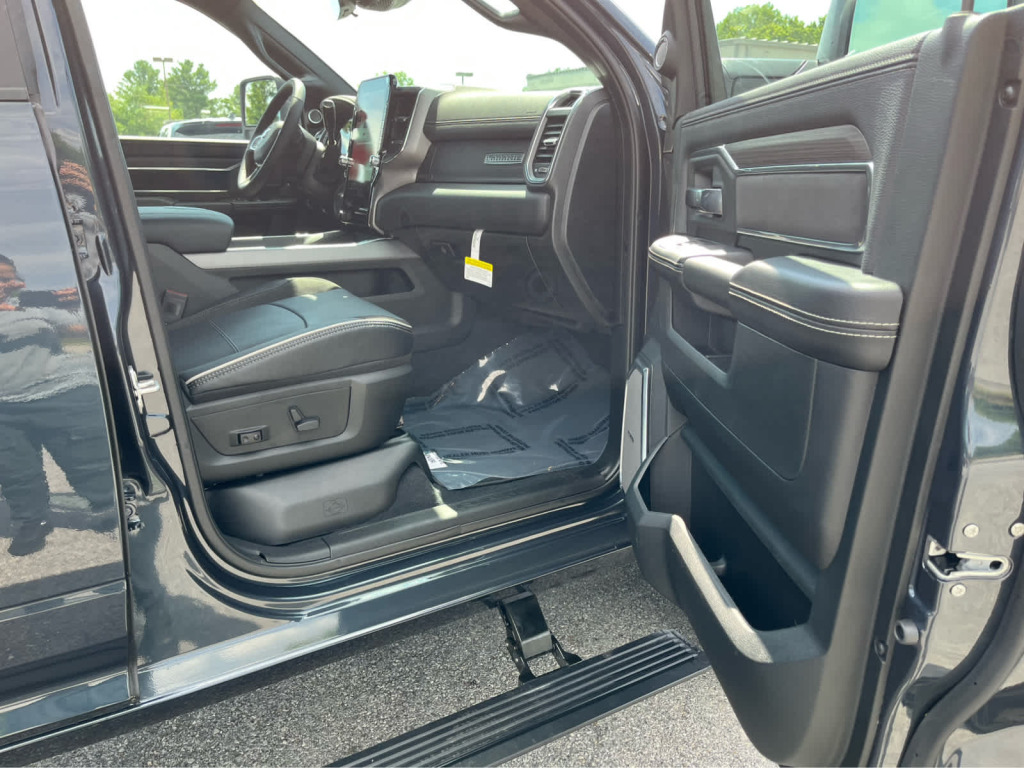 2026 Ram 2500 Laramie Mega Cab 4x4 6'4" Box