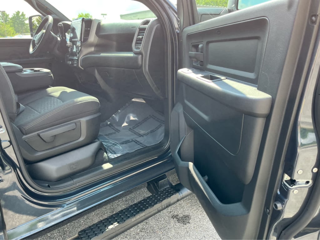 2026 Ram 2500 Tradesman Crew Cab 4x4 8' Box
