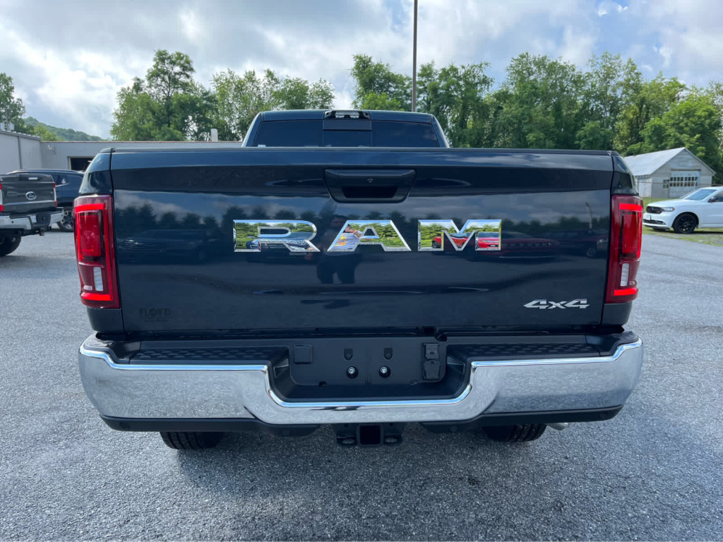 2026 Ram 2500 Tradesman Crew Cab 4x4 8' Box