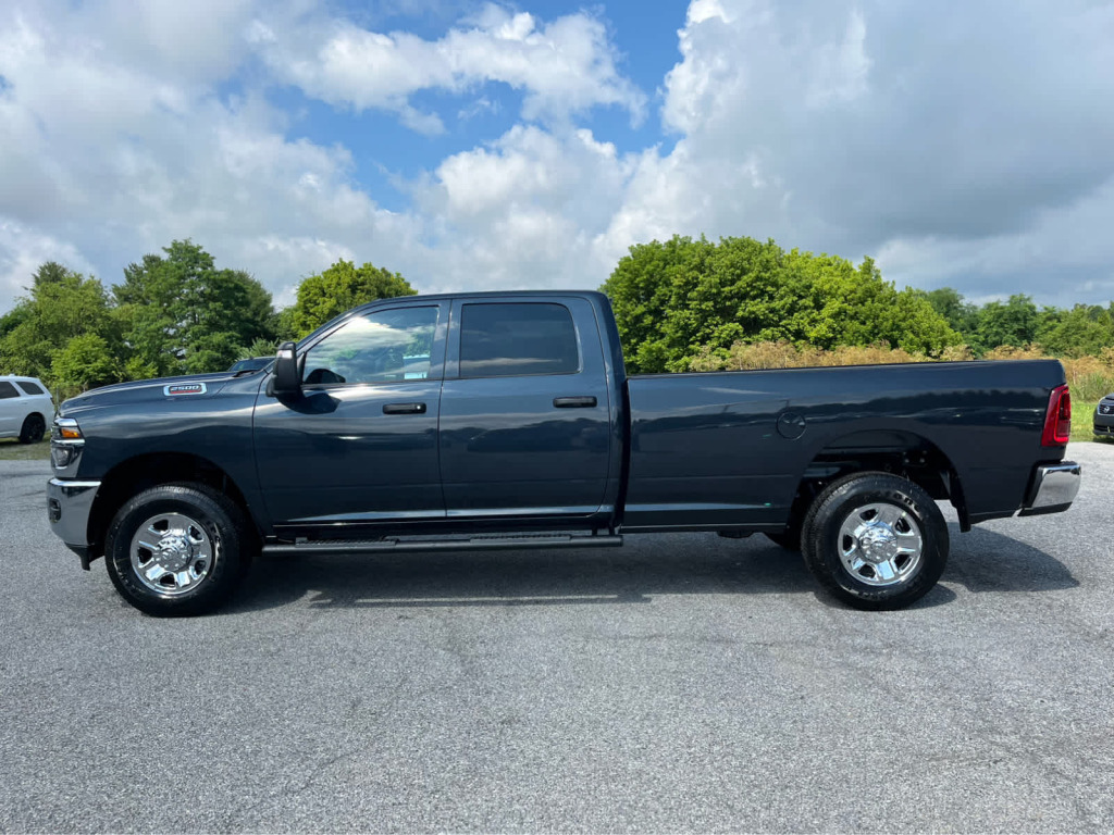 2026 Ram 2500 Tradesman Crew Cab 4x4 8' Box