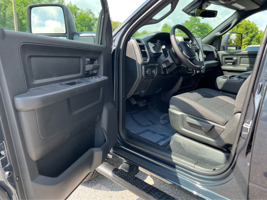 2026 Ram 2500 Tradesman Crew Cab 4x4 8' Box