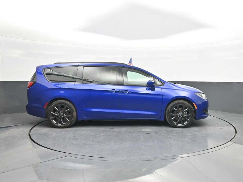 2019 Chrysler Pacifica Touring L Plus