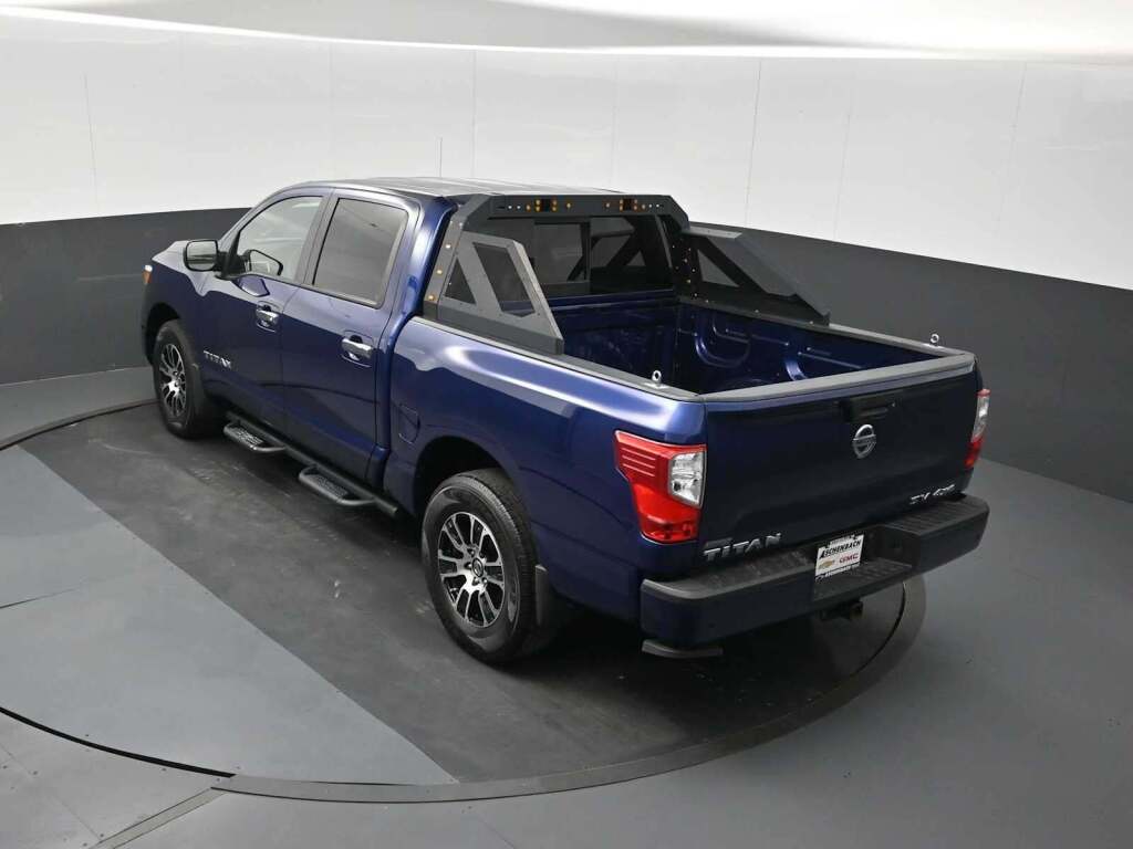 2021 Nissan TITAN Crew Cab SV 4x4