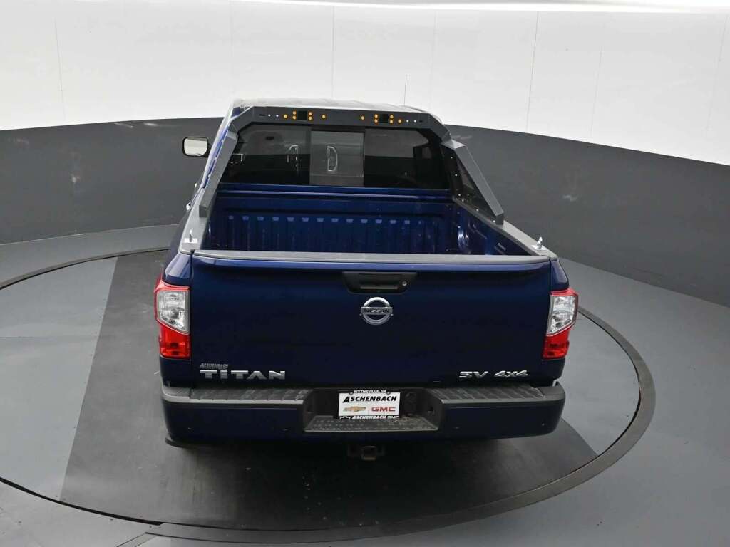 2021 Nissan TITAN Crew Cab SV 4x4