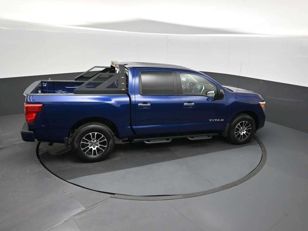 2021 Nissan TITAN Crew Cab SV 4x4