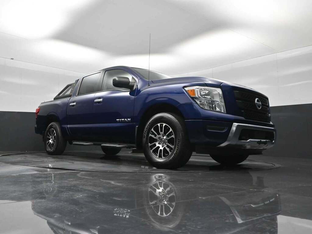 2021 Nissan TITAN Crew Cab SV 4x4