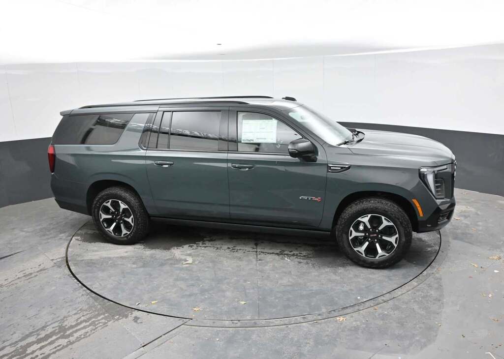 2026 GMC Yukon XL 4WD AT4
