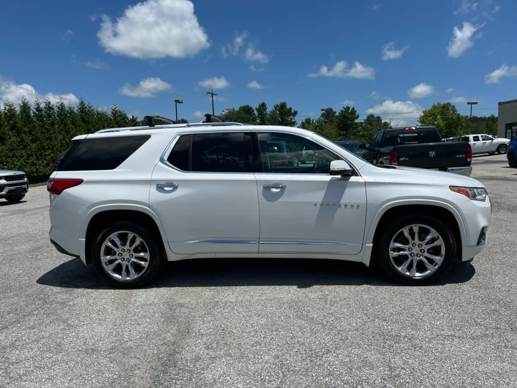 2021 Chevrolet Traverse AWD High Country