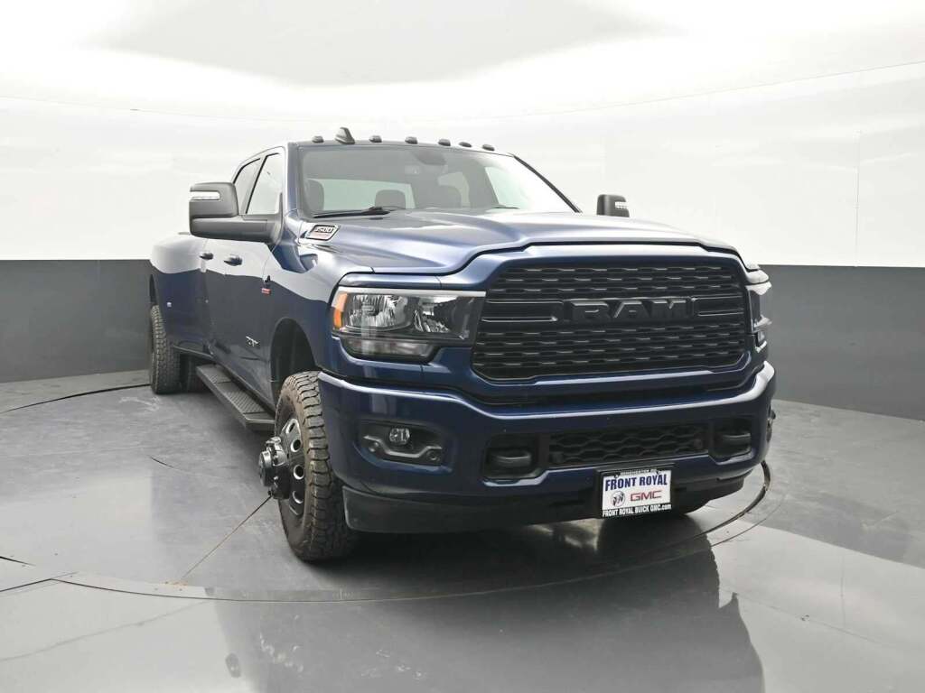 2024 Ram 3500 Big Horn Crew Cab 4x4 8' Box