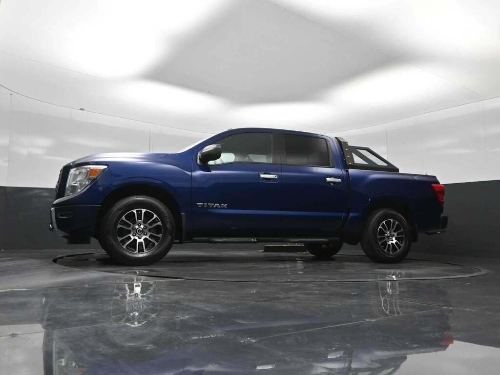 2021 Nissan TITAN Crew Cab SV 4x4