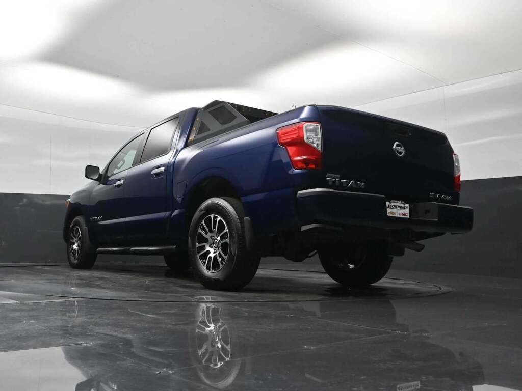 2021 Nissan TITAN Crew Cab SV 4x4