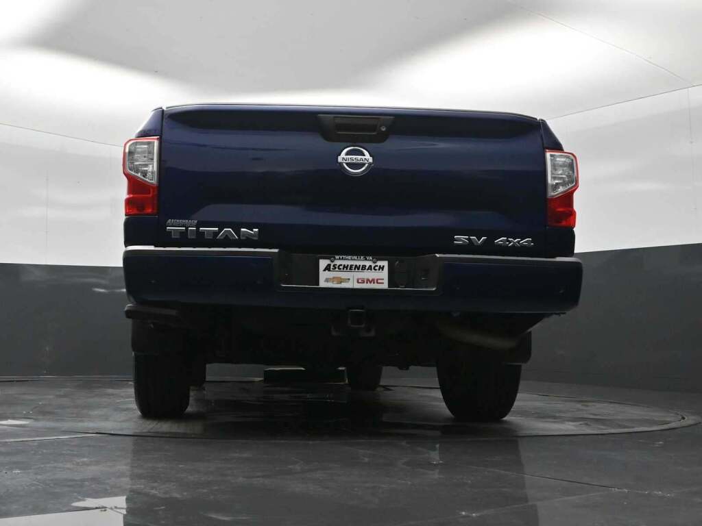 2021 Nissan TITAN Crew Cab SV 4x4