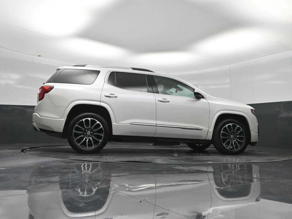 2020 GMC Acadia AWD Denali