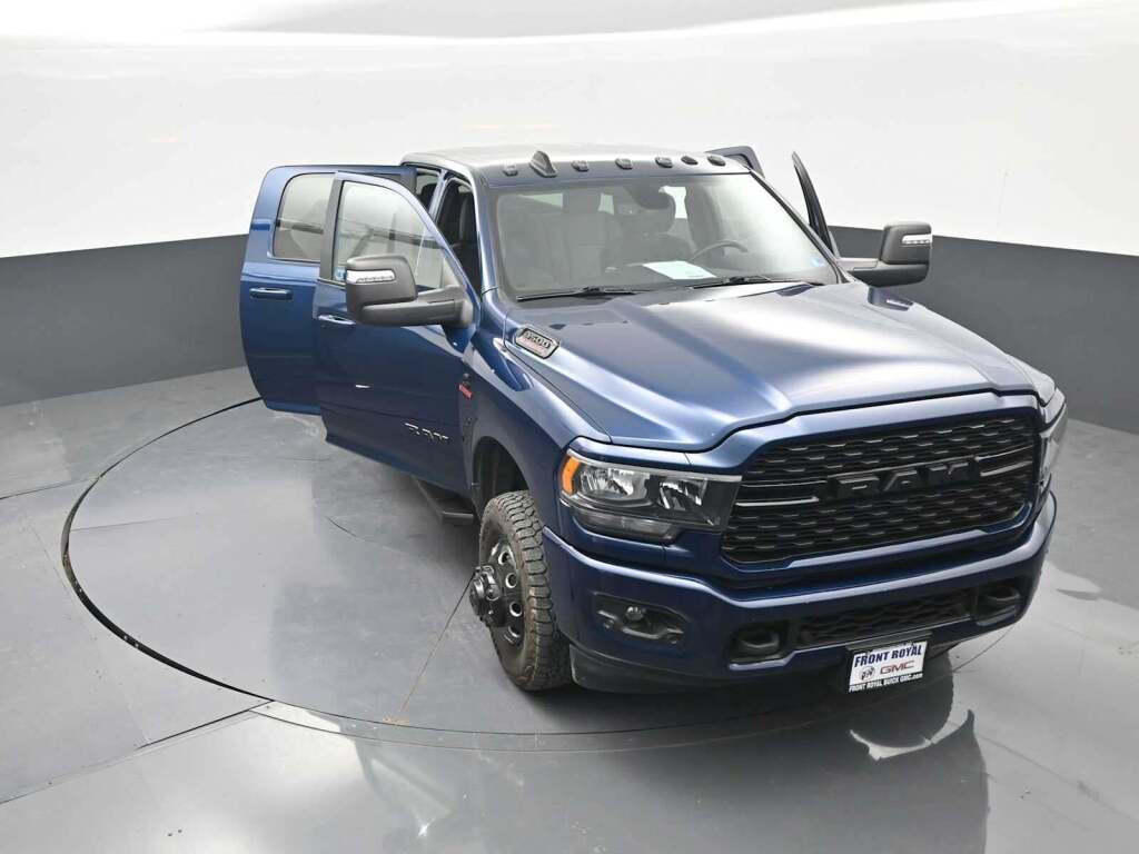 2024 Ram 3500 Big Horn Crew Cab 4x4 8' Box