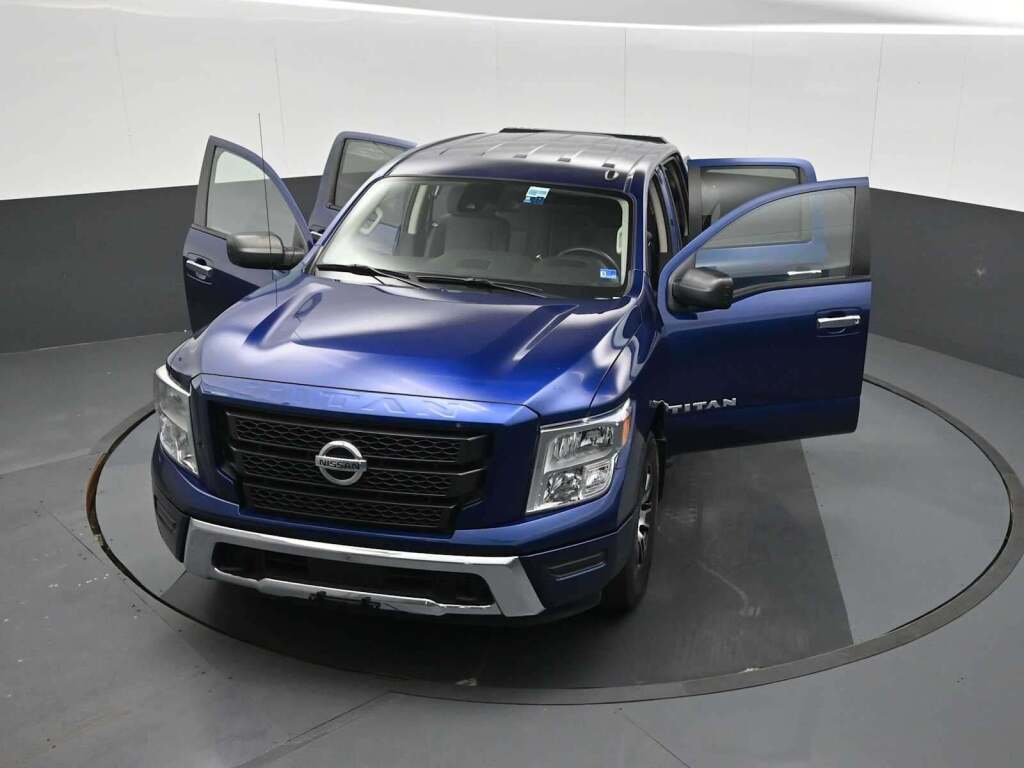2021 Nissan TITAN Crew Cab SV 4x4