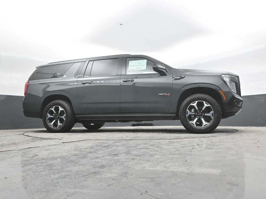 2026 GMC Yukon XL 4WD AT4