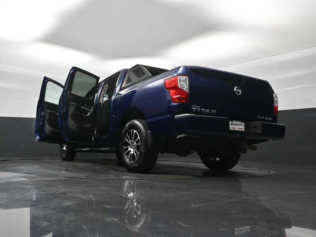 2021 Nissan TITAN Crew Cab SV 4x4