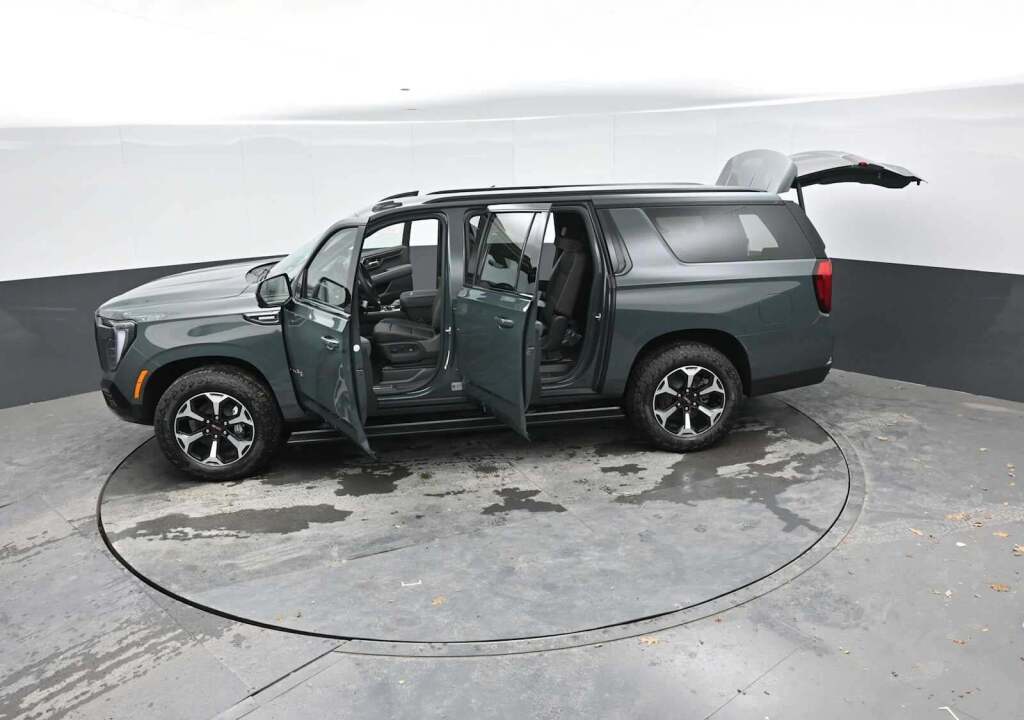 2026 GMC Yukon XL 4WD AT4