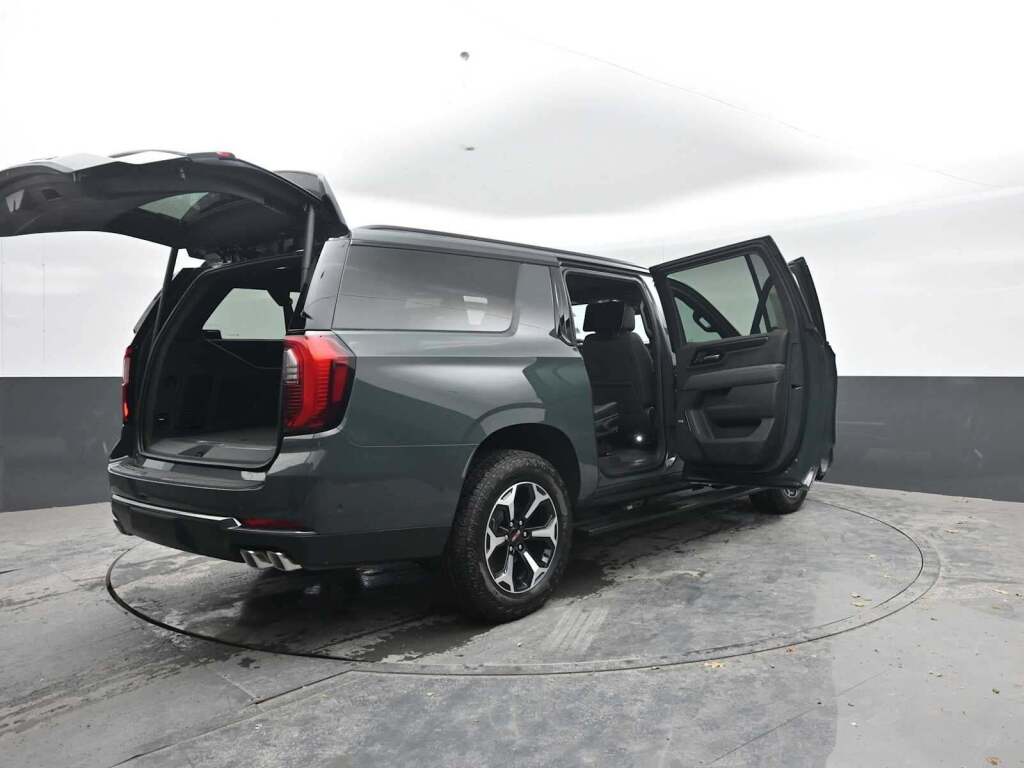 2026 GMC Yukon XL 4WD AT4