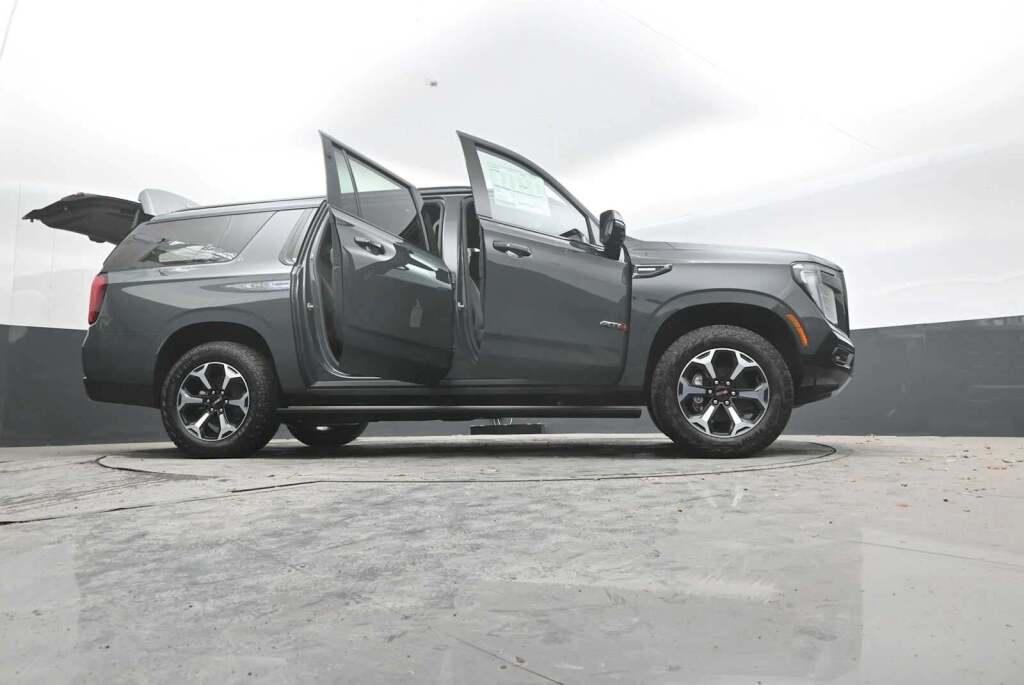 2026 GMC Yukon XL 4WD AT4