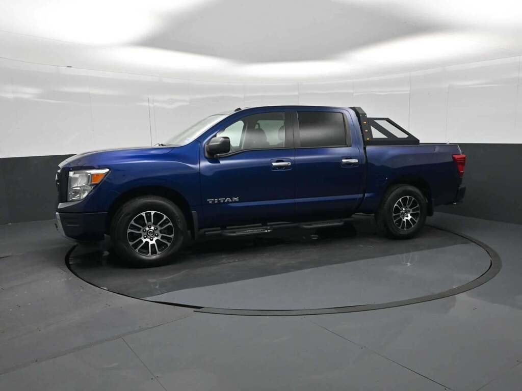 2021 Nissan TITAN Crew Cab SV 4x4