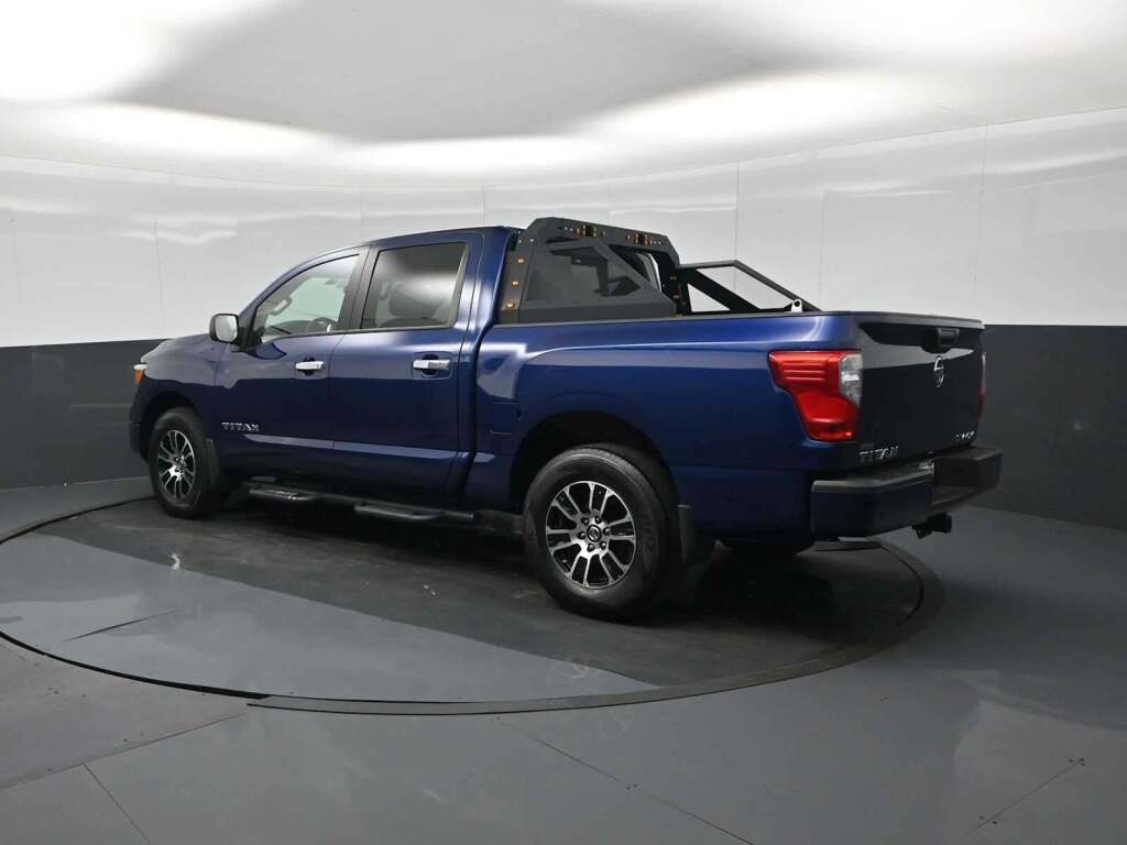 2021 Nissan TITAN Crew Cab SV 4x4