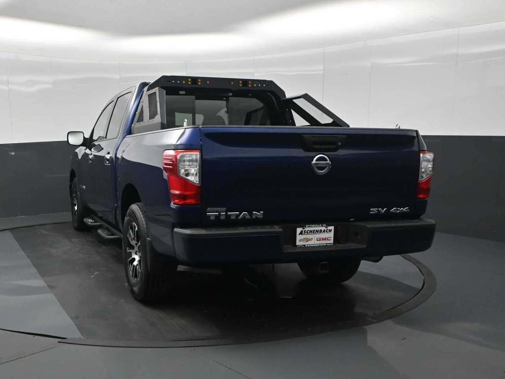 2021 Nissan TITAN Crew Cab SV 4x4