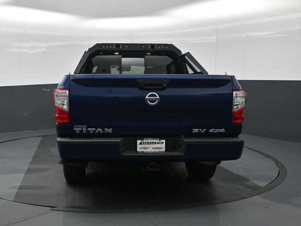 2021 Nissan TITAN Crew Cab SV 4x4