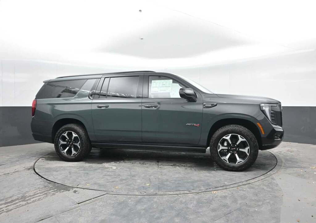 2026 GMC Yukon XL 4WD AT4