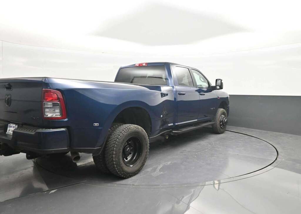 2024 Ram 3500 Big Horn Crew Cab 4x4 8' Box